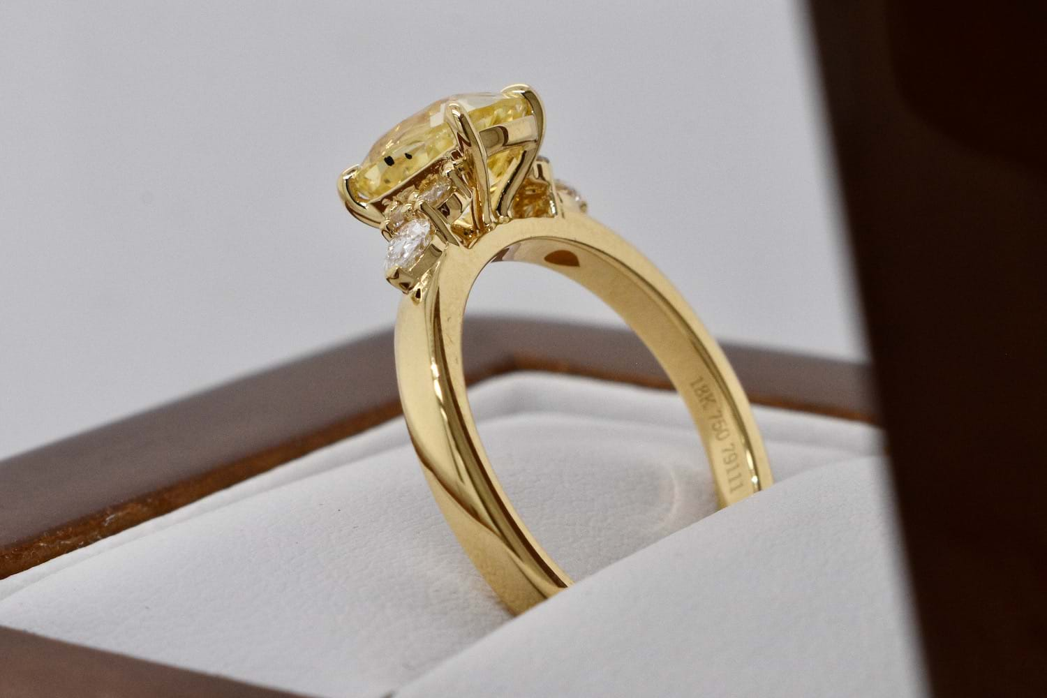 18ct Yellow Gold 1.76ct Yellow Sapphire & 0.23ct Diamond Ring