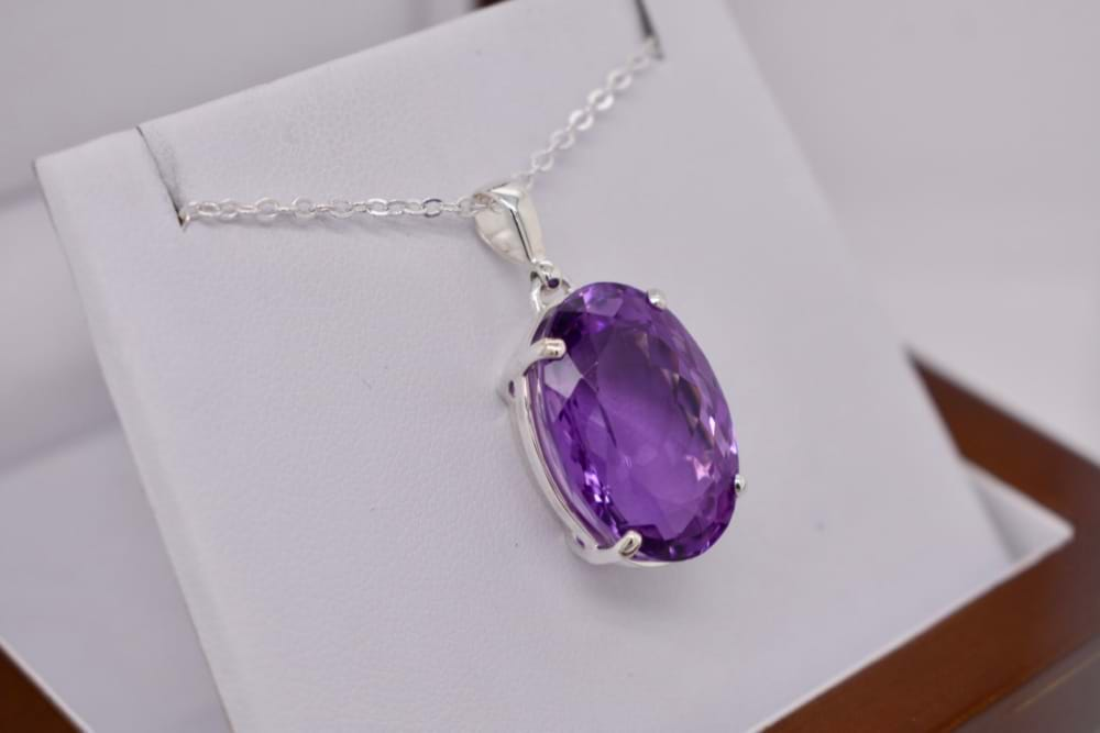 Oval deals amethyst pendant