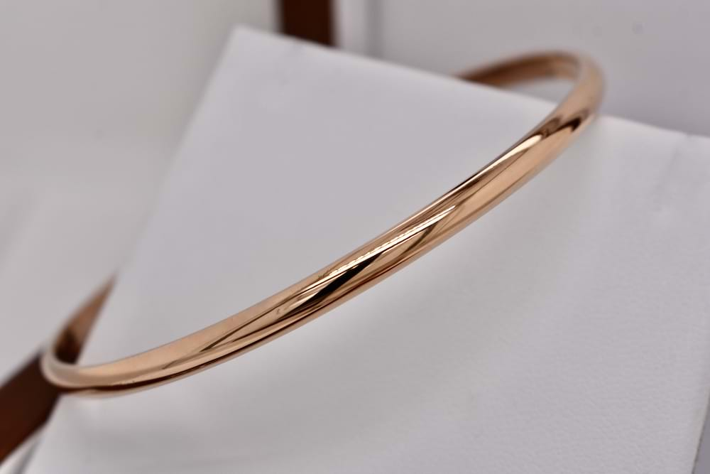 9ct solid rose gold bangle