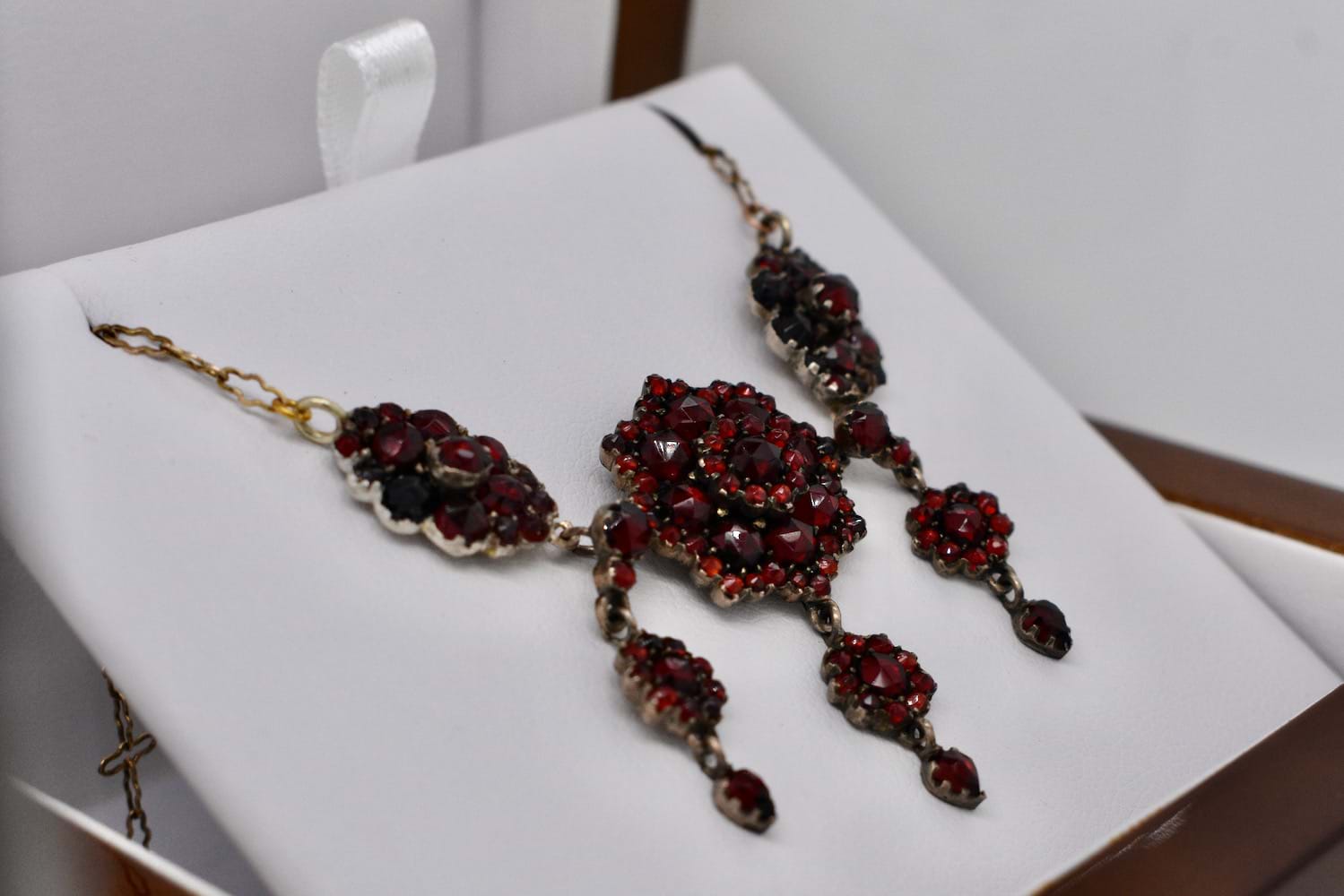 Spectacular Victorian Bohemian Garnet Fringe Necklace – Lillicoco