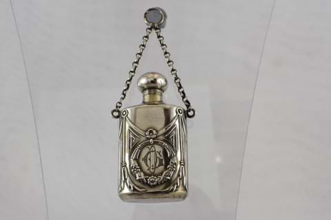 Daily eBay Find: Vintage Perfume Bottle Necklace | Glamour